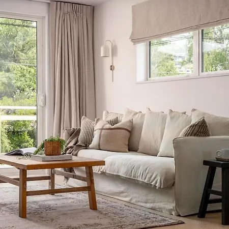 Riverside Retreat On Terrace